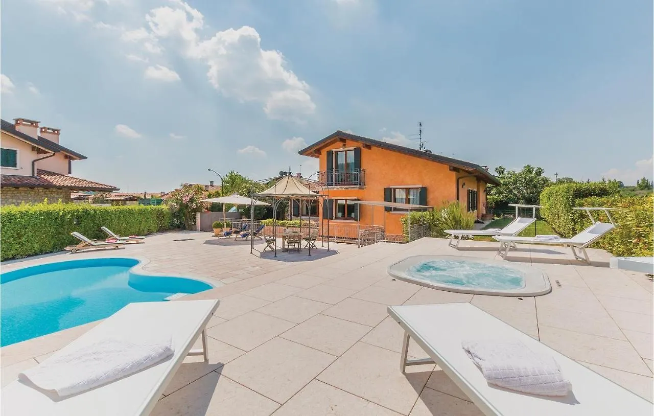 Stunning Home In Fumane -Vr- With Kitchen