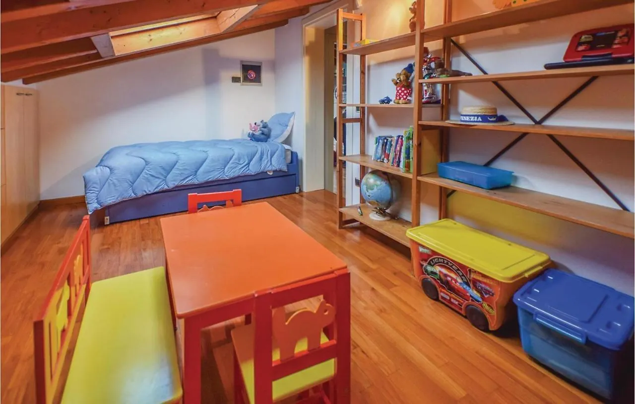 Stunning Home In Fumane -Vr- With Kitchen Feriehus