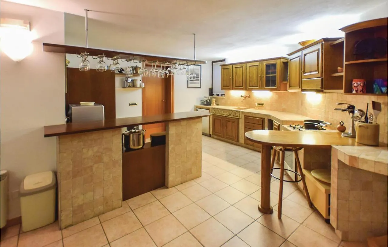 Stunning Home In Fumane -Vr- With Kitchen