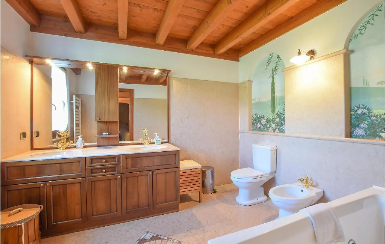 Stunning Home In Fumane -Vr- With Kitchen 0*,